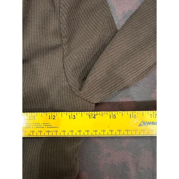 Alo Yoga Ribbed Long Sleeve Crop Top Brown V Neck Size M - Picture 7 of 8